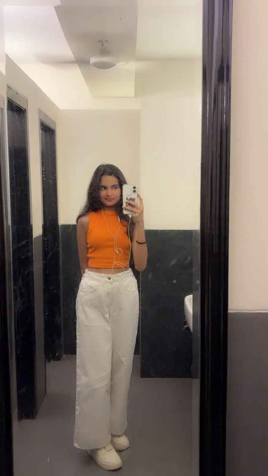 shalvi-priya-srivastava-actress-mumbai (10)